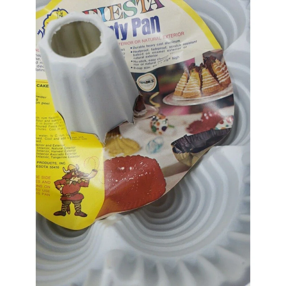 Vintage 1980s Nordic Ware Fiesta Party Pan Cast Aluminum Harvest Gold NOS USA